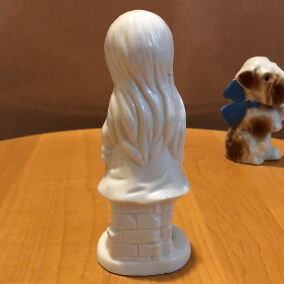 Ceramic Figurine Winter Wonder Girl 5" - Picture 3 of 8